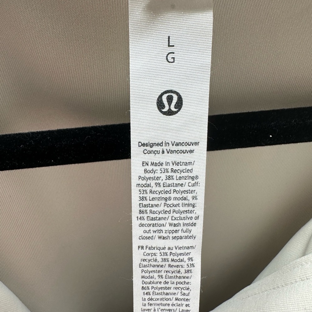 Lululemon Women's Lightweight Zip-Up Jacket - Picture 3 of 9